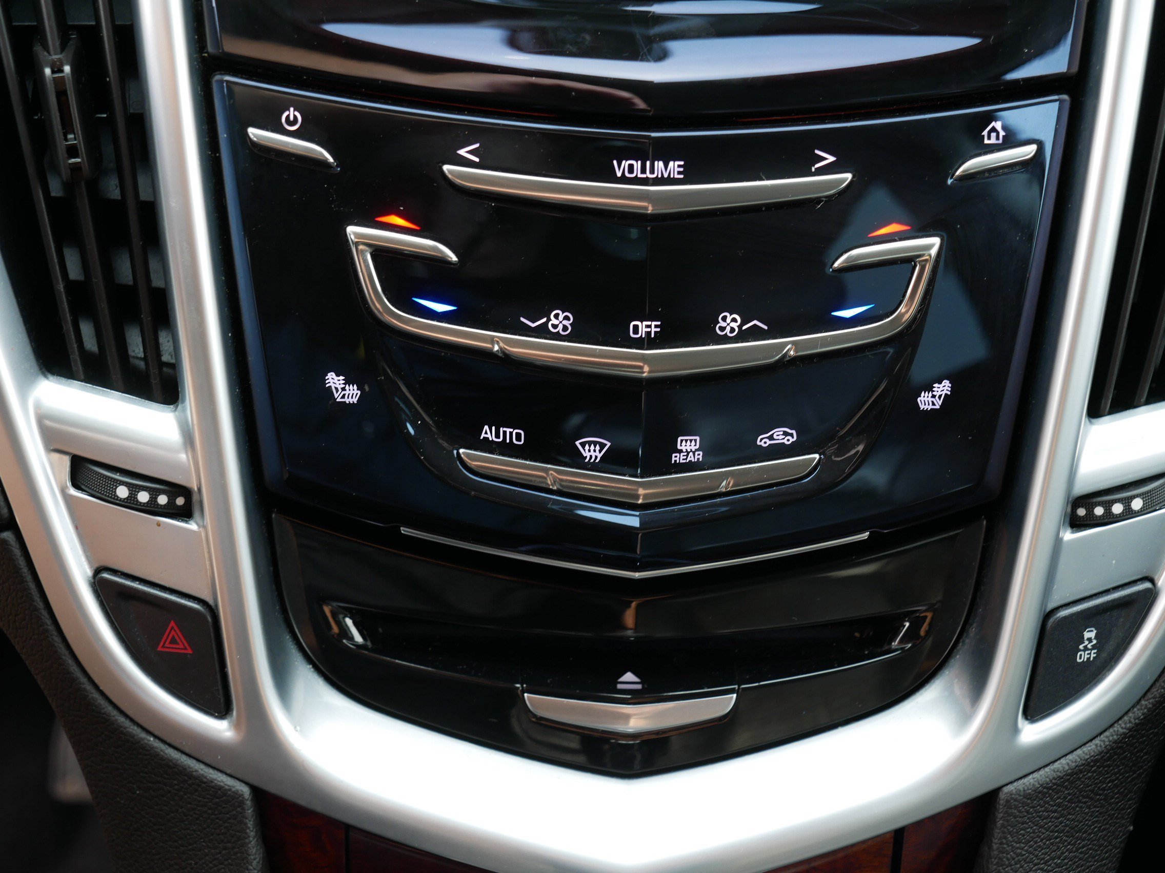 2016 Cadillac SRX Luxury photo 23