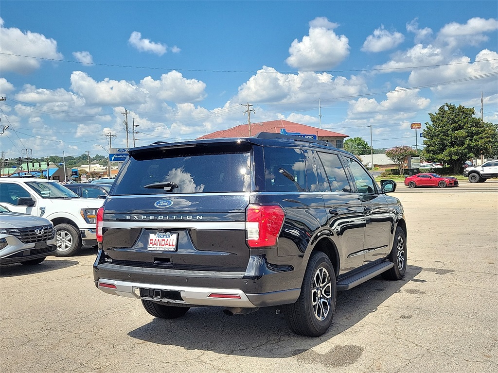 2024 Ford Expedition XLT photo 3