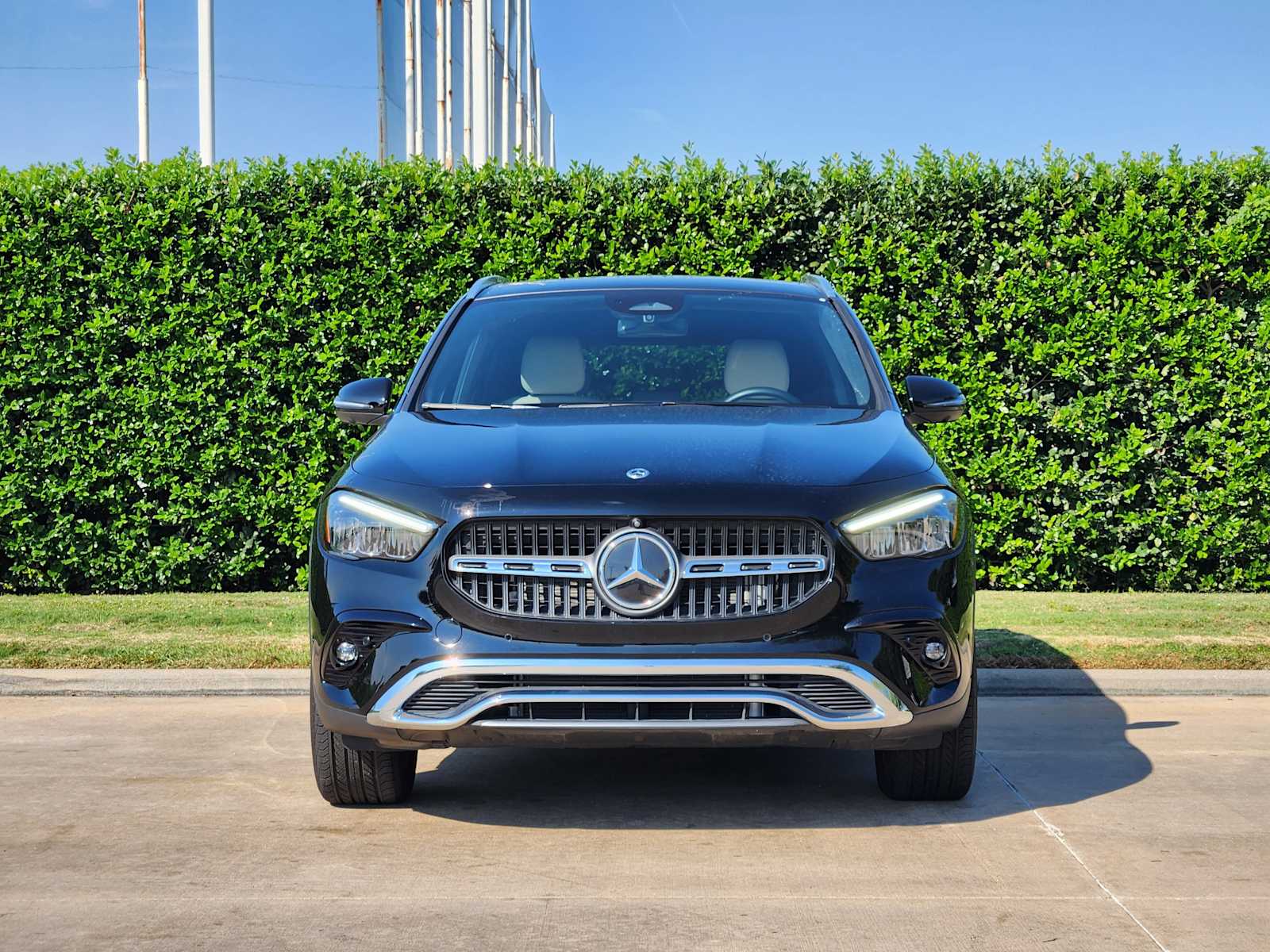 2025 Mercedes Benz GLA 250 photo 2