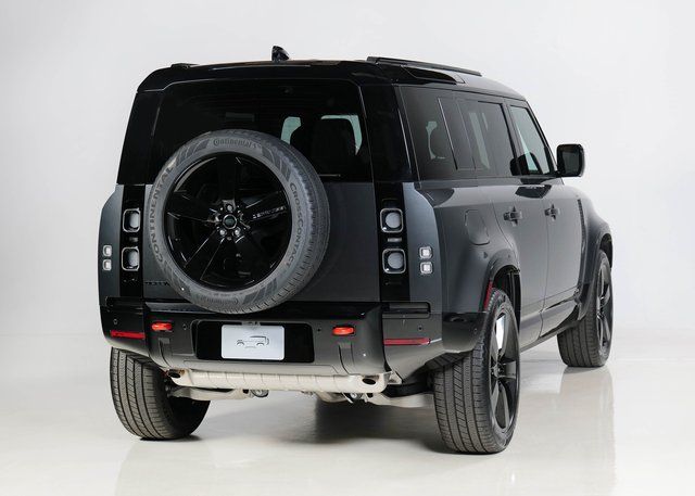2025 Land Rover Defender 110 X photo 2
