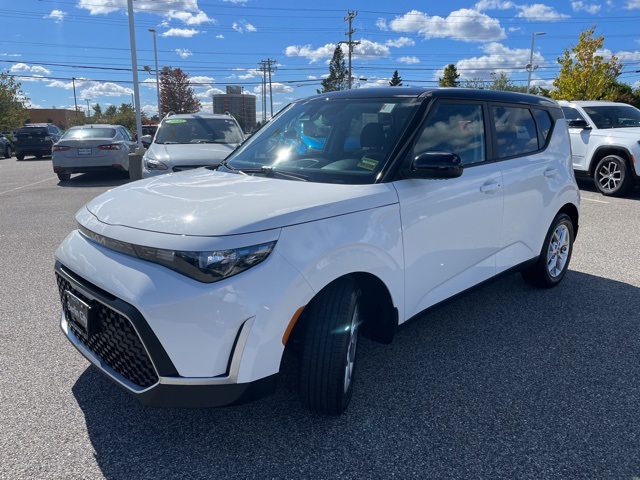 2025 Kia Soul S photo 3