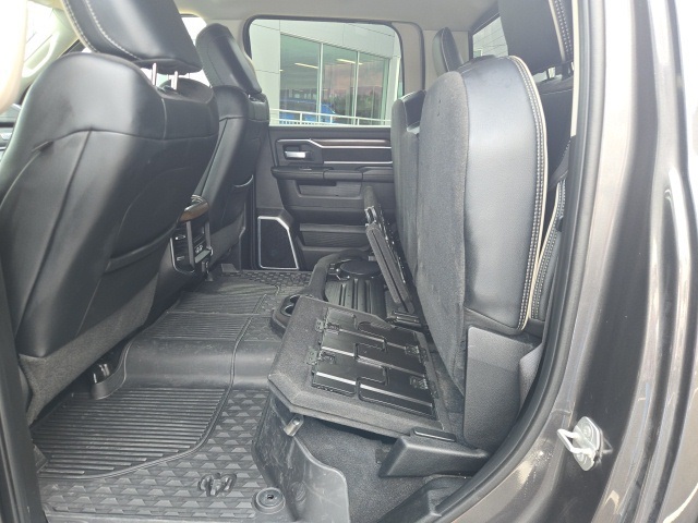 2024 Ram 3500 Laramie photo 9