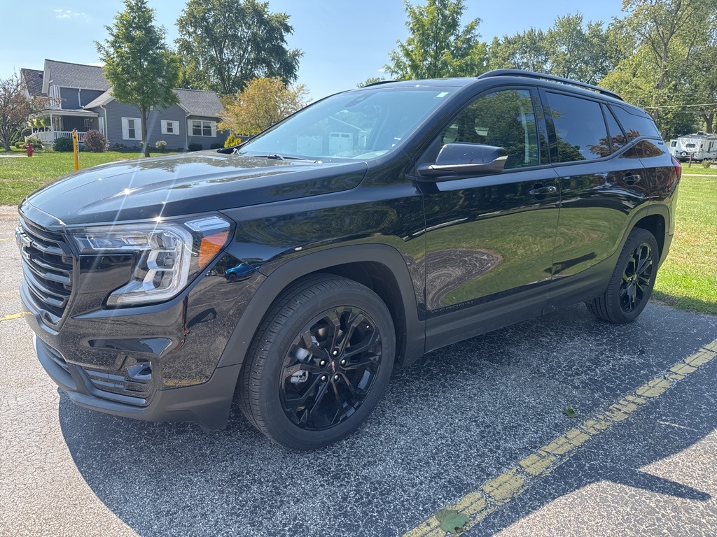 2022 Gmc Terrain SLT photo 2