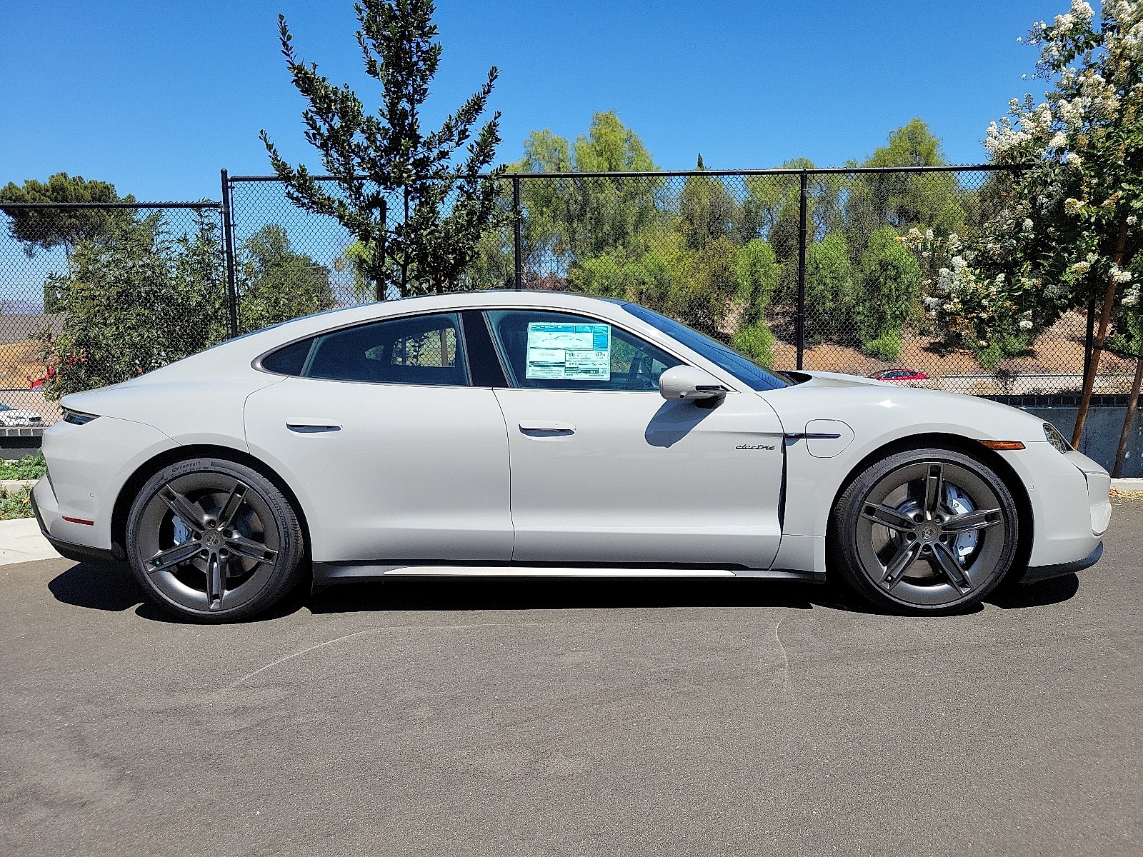 2025 Porsche Taycan Turbo photo 8