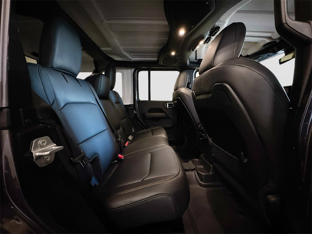 2025 Jeep Wrangler Sahara photo 13