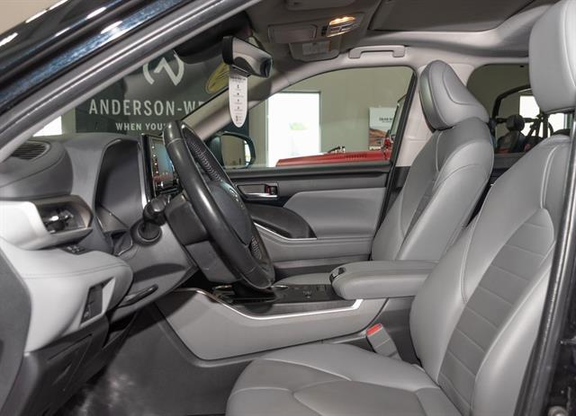 2022 Toyota Highlander XLE photo 7