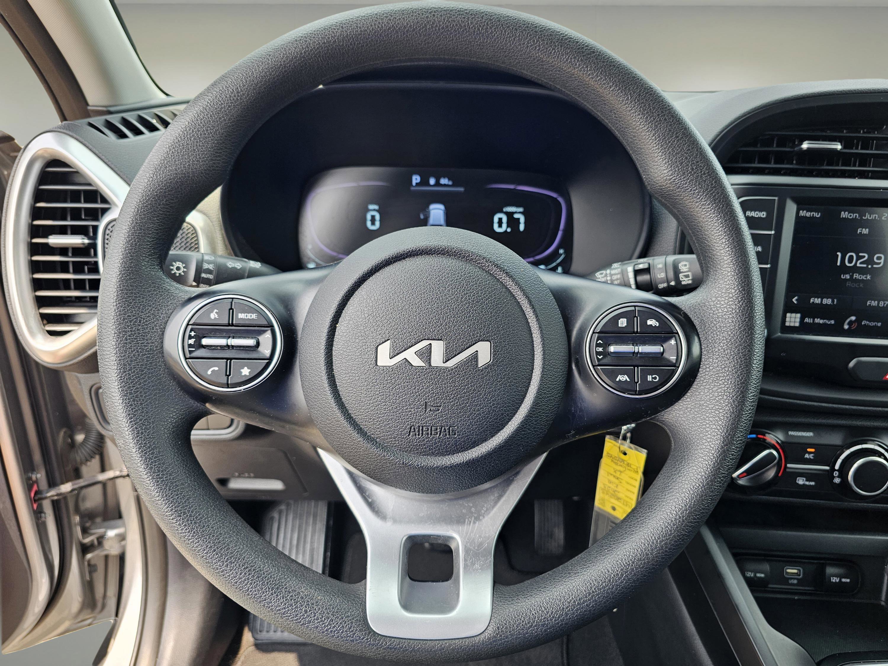 2023 Kia Soul LX photo 17