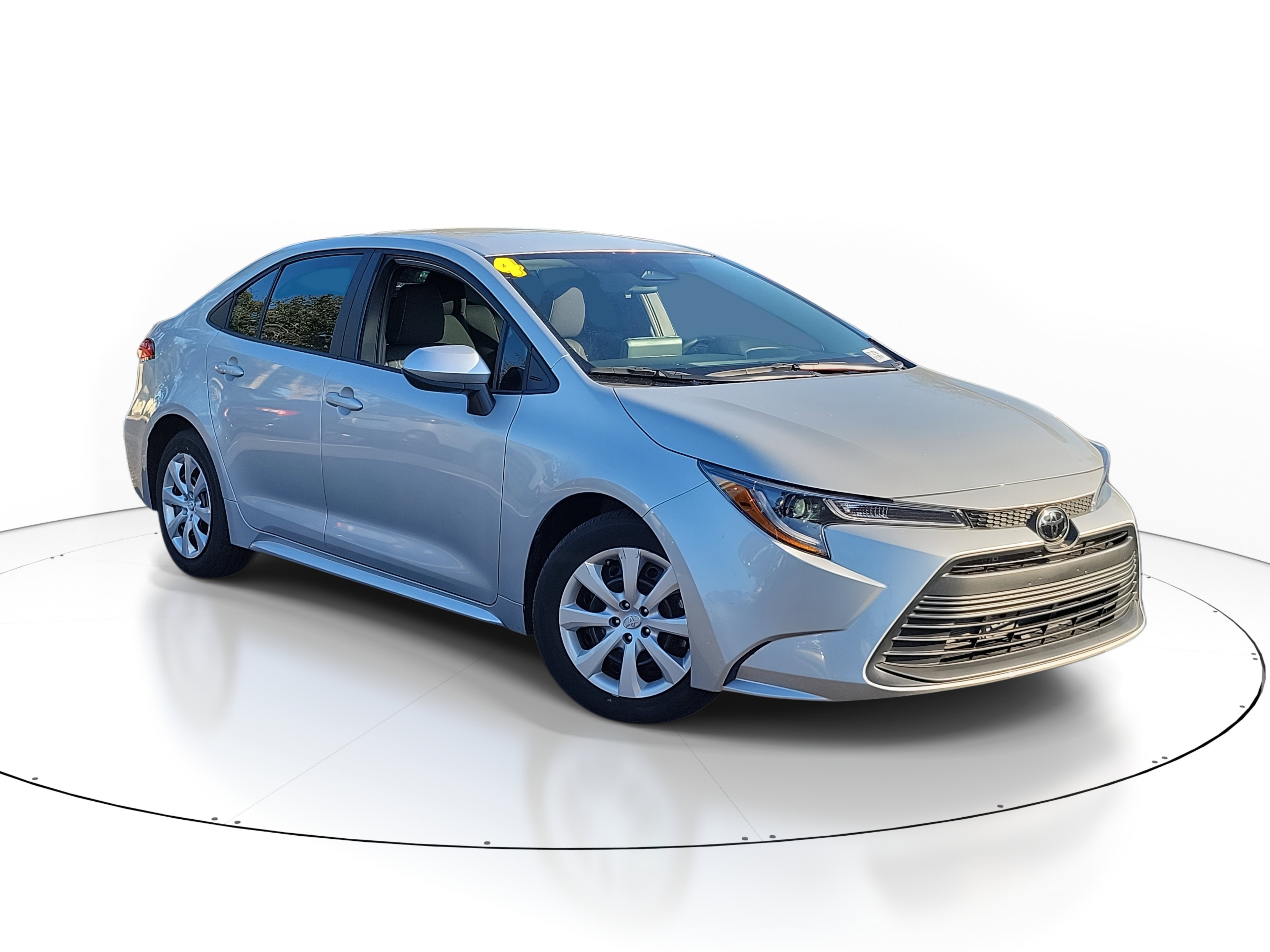 2024 Toyota Corolla LE's photo