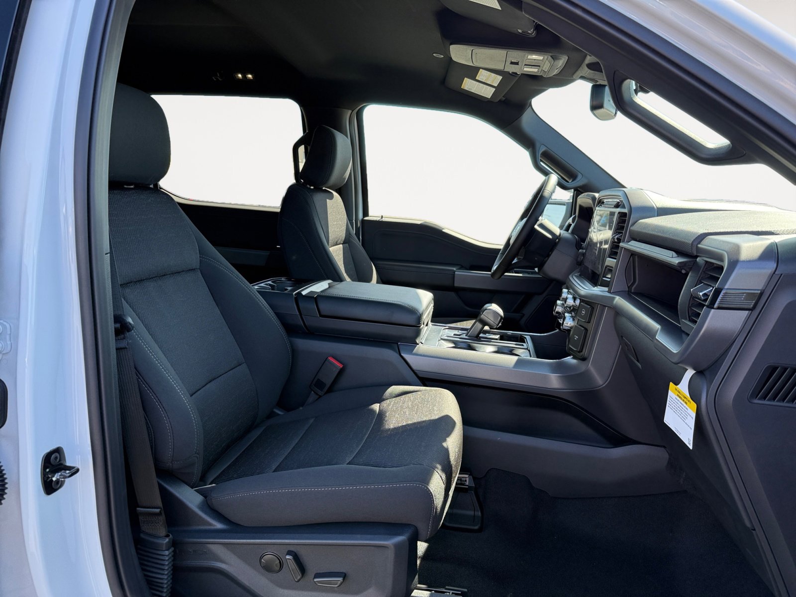 2025 Ford F-150 XLT photo 17