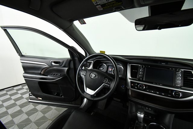 2018 Toyota Highlander Limited photo 13