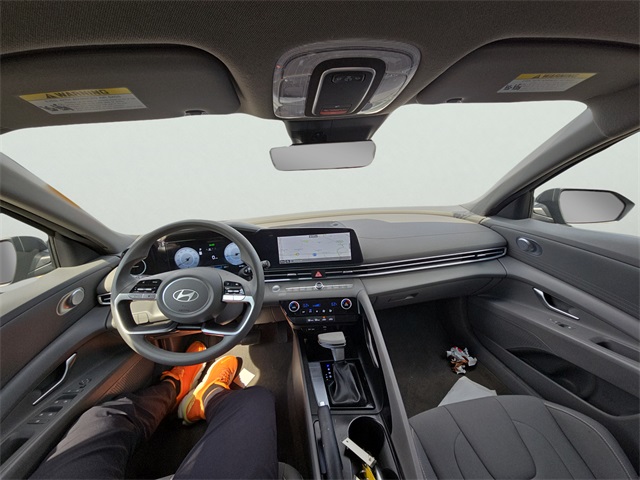 2024 Hyundai Elantra SEL photo 13