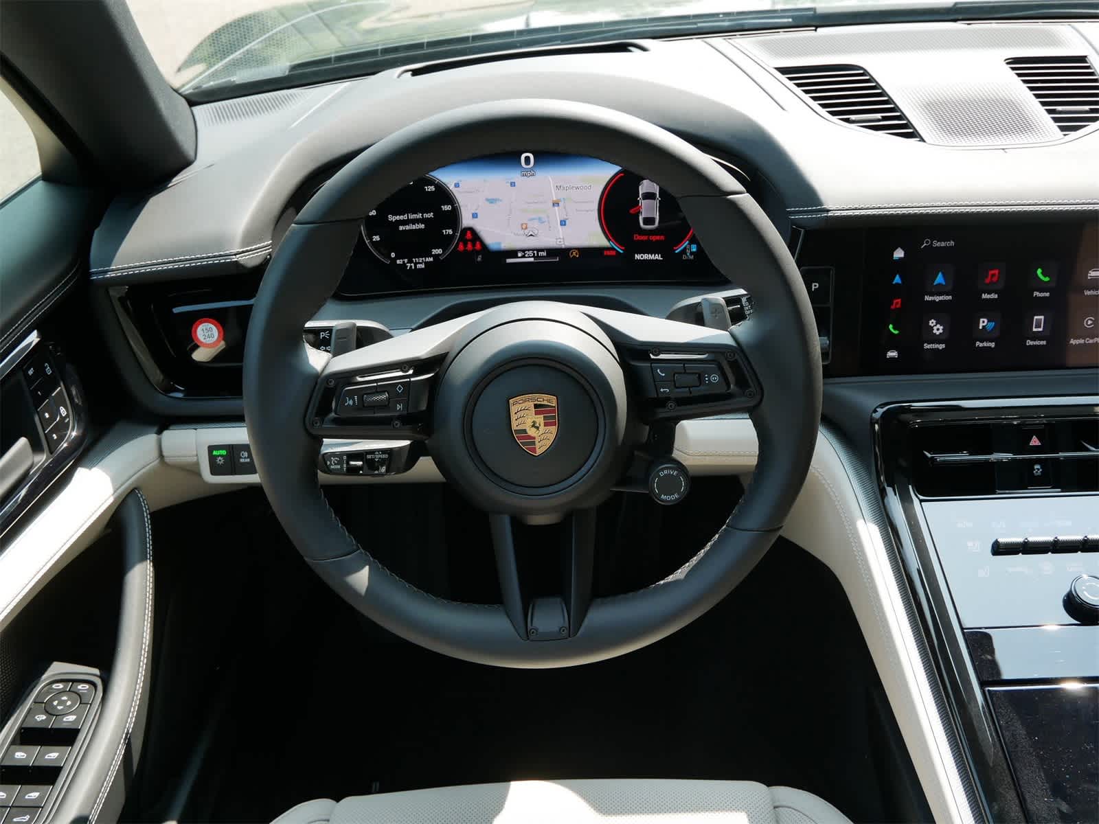 2025 Porsche Panamera 4 photo 6