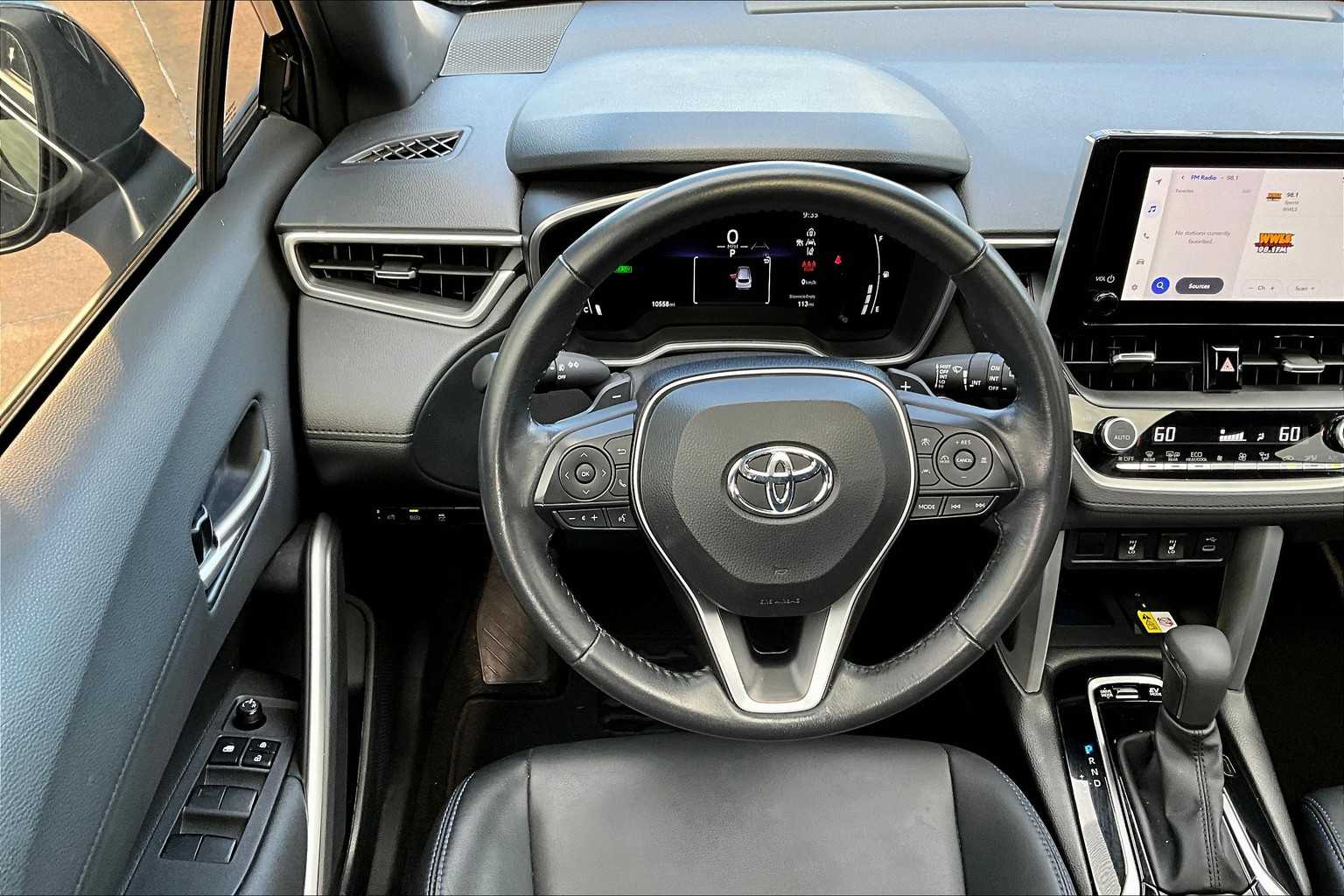 2023 Toyota Corolla Hybrid XSE photo 4