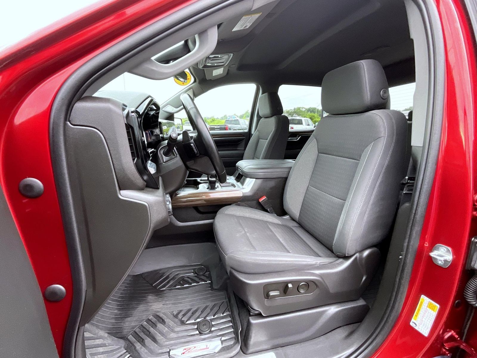 2023 Chevrolet Silverado 1500 RST photo 10