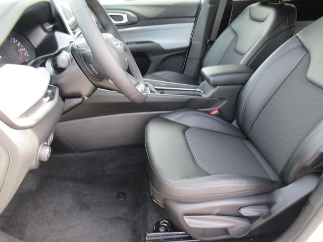 2025 Jeep Compass Latitude photo 15