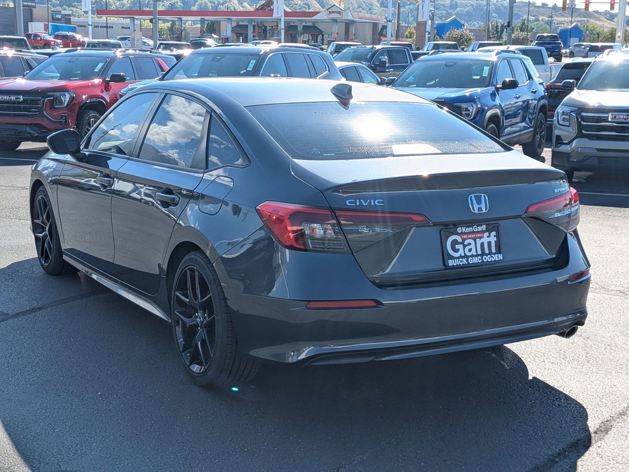 2022 Honda Civic Sport photo 3