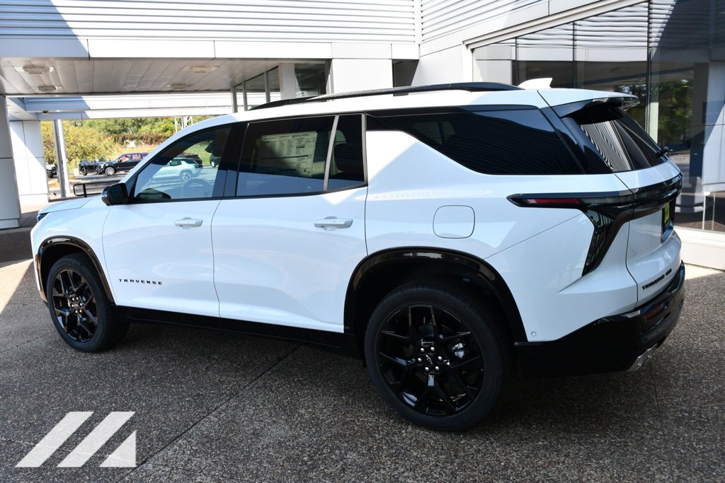 2026 Chevrolet Traverse RS photo 4