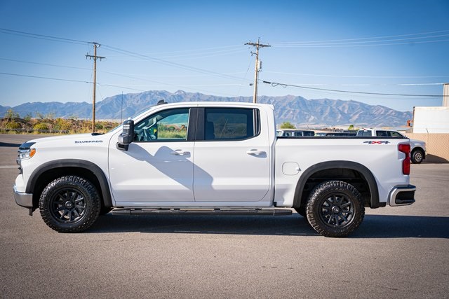 2022 Chevrolet Silverado 1500 LT photo 13