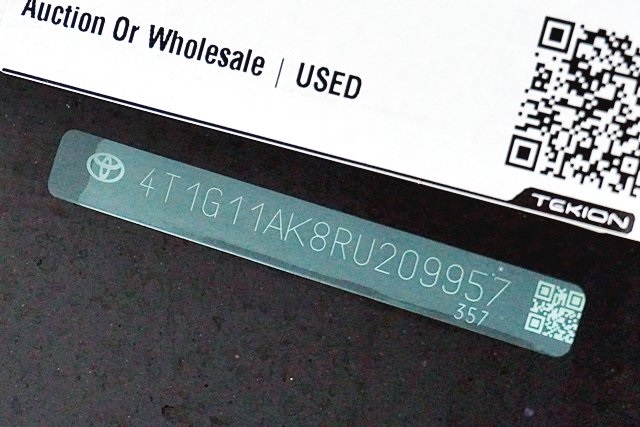 Used 2024 Silver Toyota SE image 31