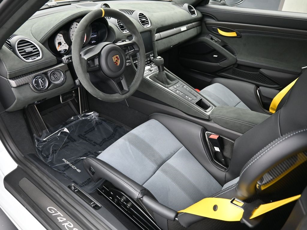 2024 Porsche Cayman GT4 RS photo 4