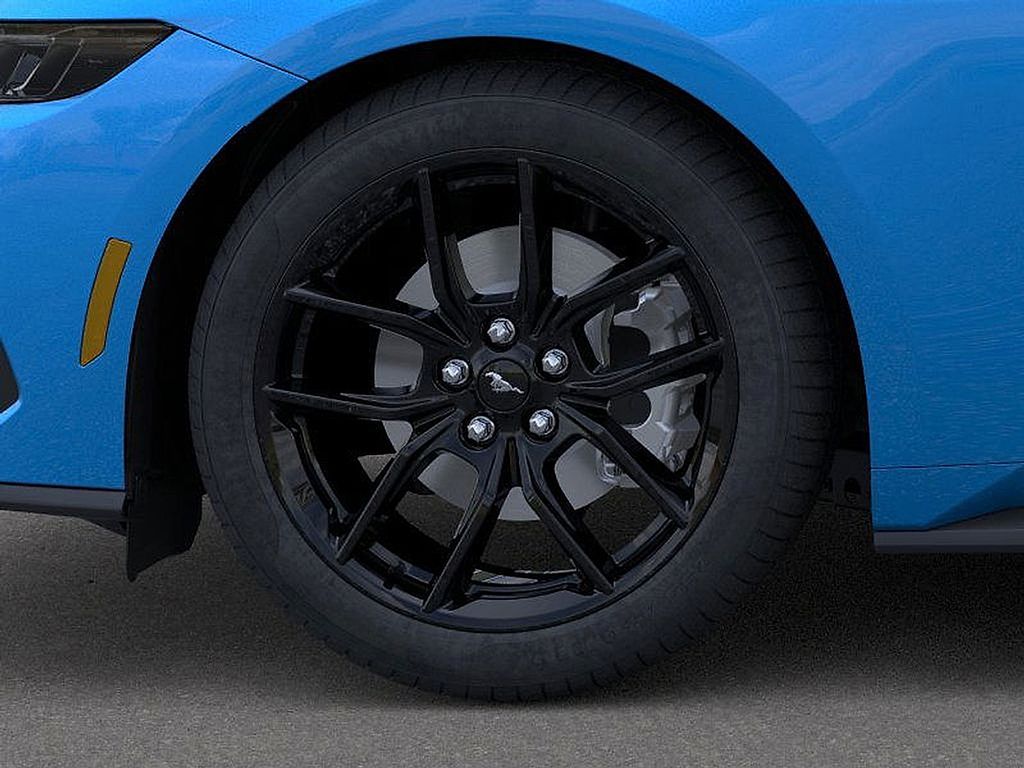 2025 Ford Mustang EcoBoost Premium photo 18