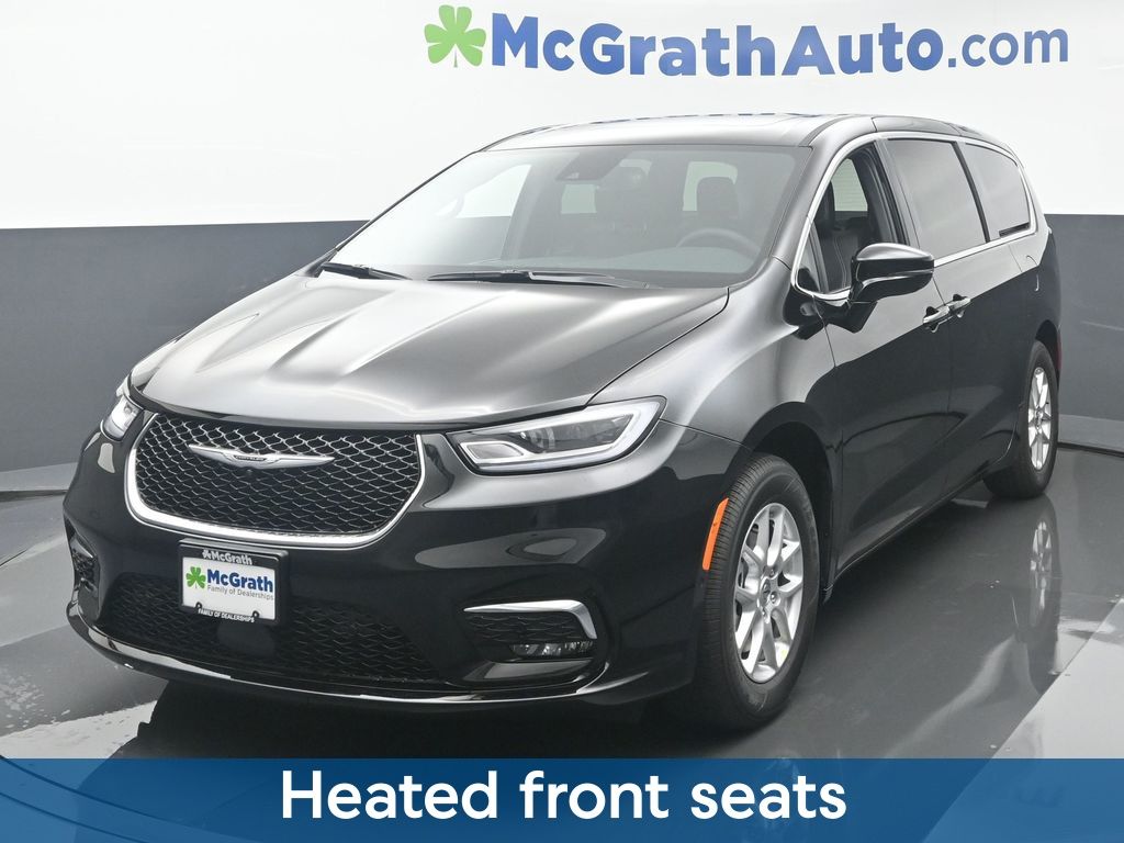 2025 Chrysler Pacifica photo 16