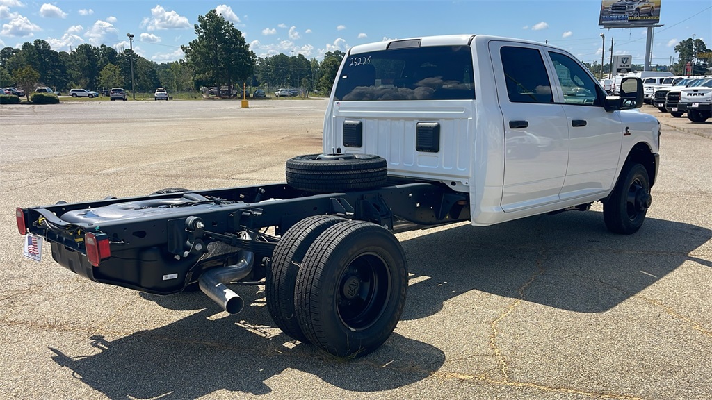 2025 Ram 3500 Tradesman photo 6