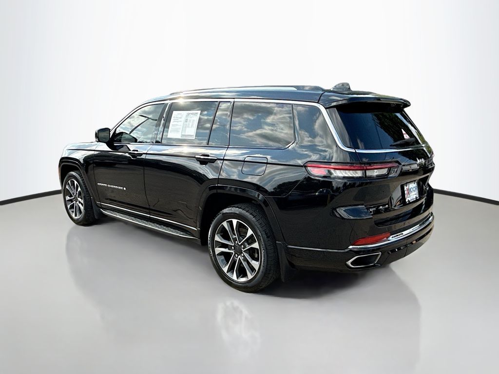 2021 Jeep Grand Cherokee Overland photo 3