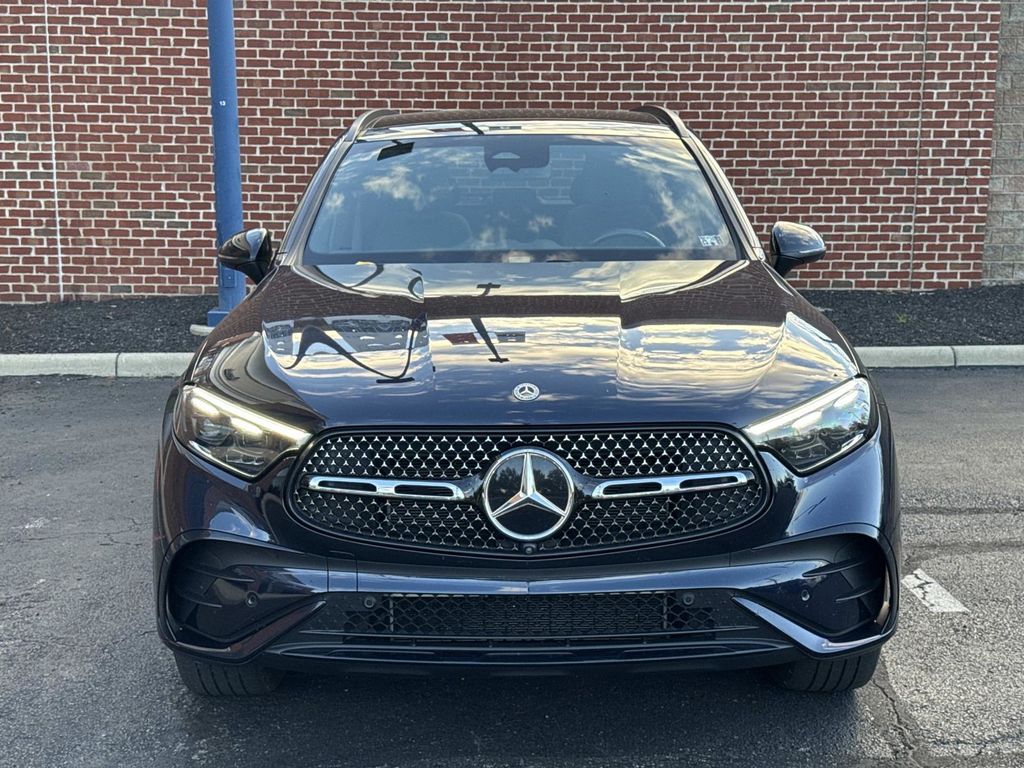 2024 Mercedes Benz GLC 300 4MATIC photo 2