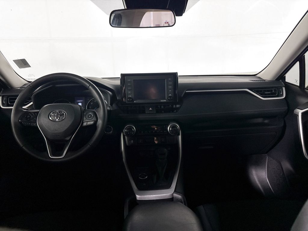 2021 Toyota RAV4 Hybrid XLE photo 8