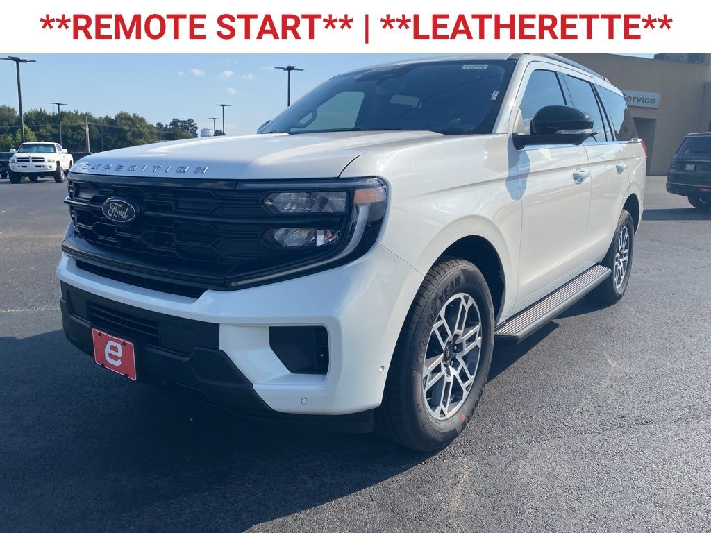 2025 Ford Expedition photo 3
