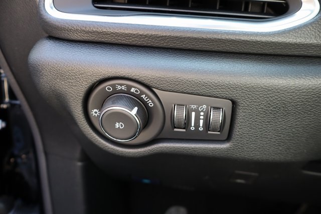 2026 Chrysler Pacifica Limited S Appearance photo 12