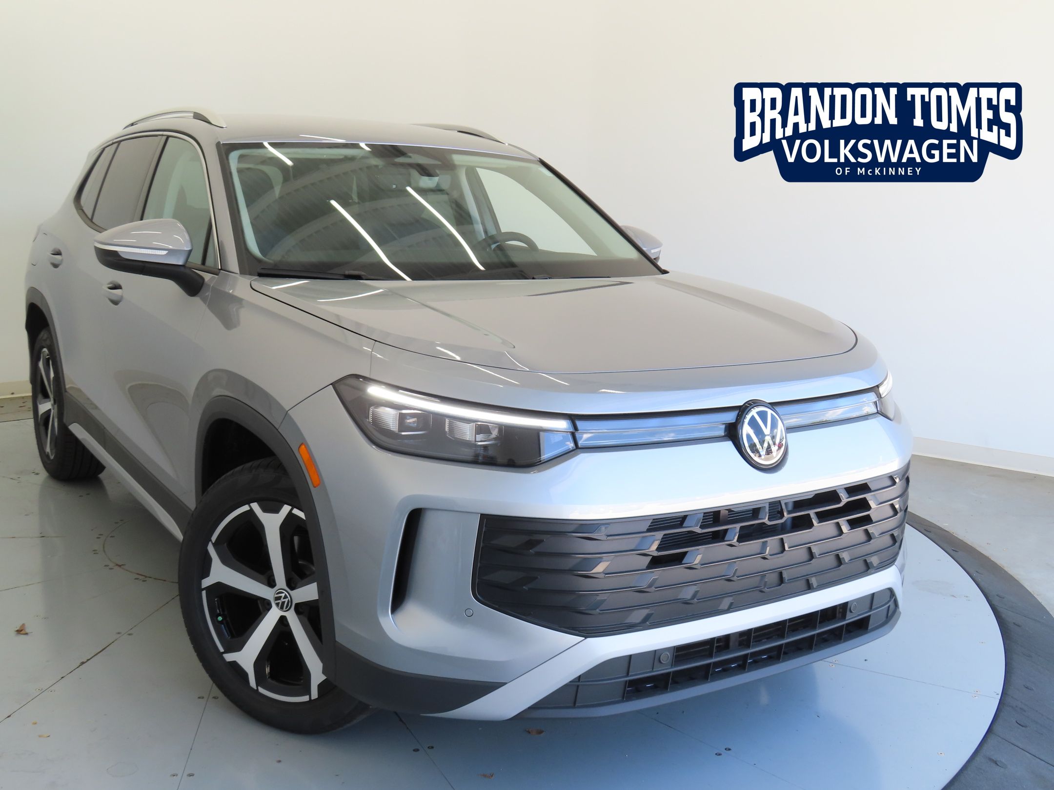 2025 Volkswagen Tiguan SE's photo