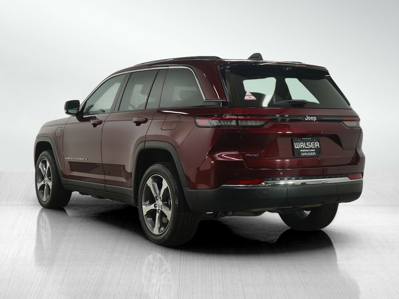 2022 Jeep Cherokee Limited 4xe photo 2