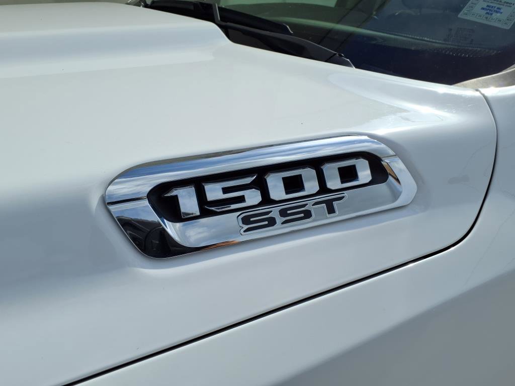 2025 Ram 1500 Laramie photo 8