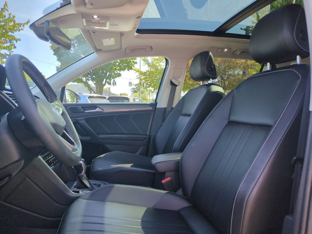 2022 Volkswagen Tiguan SE photo 13