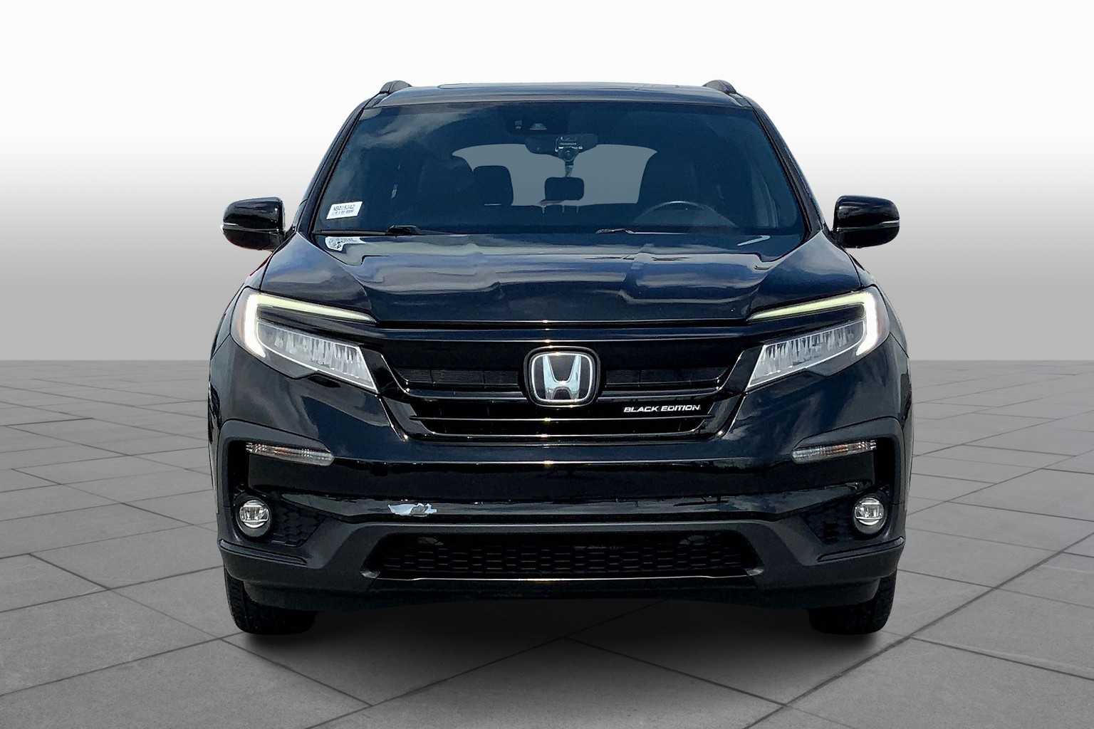 2022 Honda Pilot Black Edition photo 3