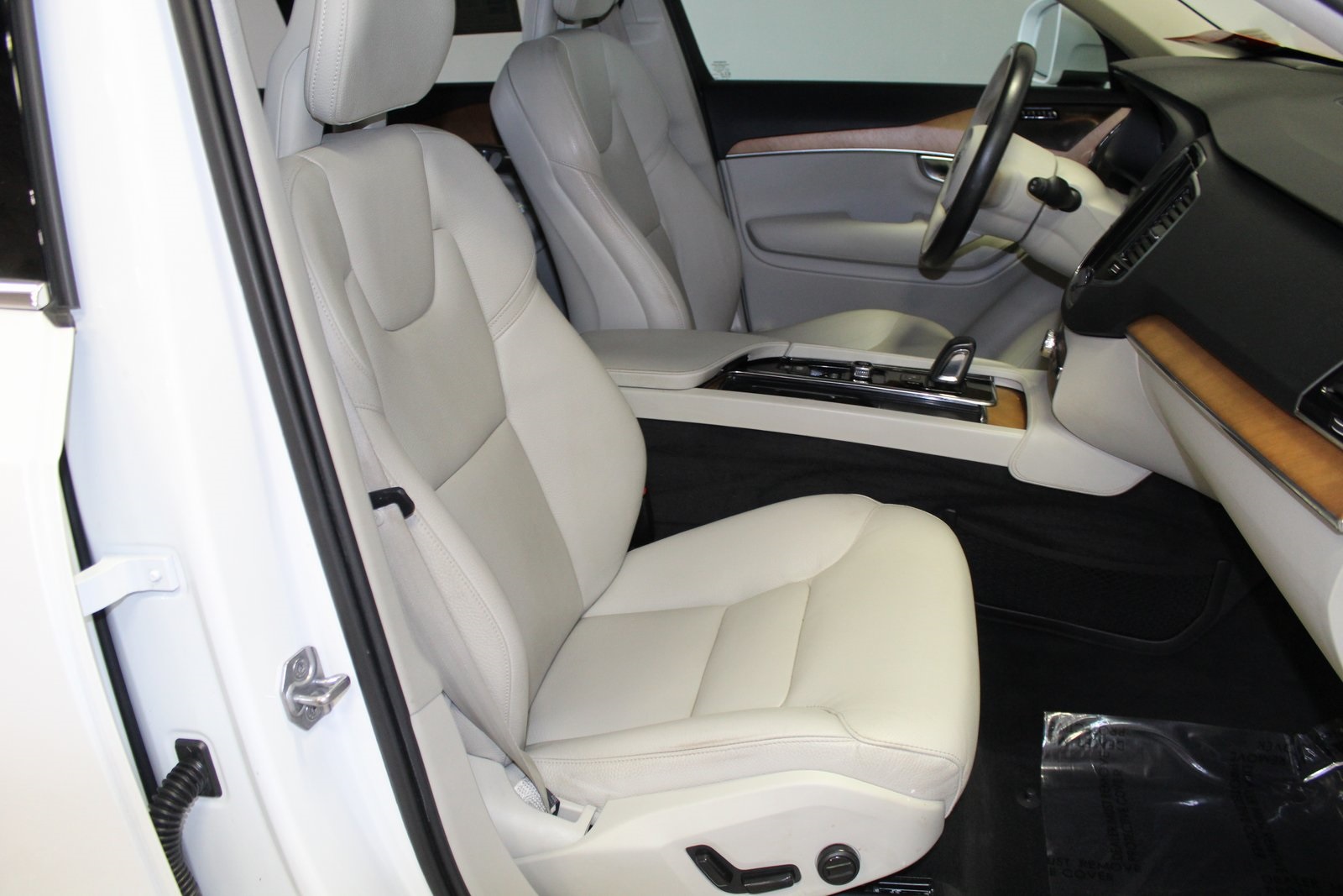 2021 Volvo XC90 Recharge T8 Inscription Expression photo 11