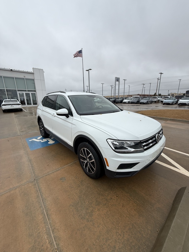 2021 Volkswagen Tiguan R-Line Black SEL photo 2