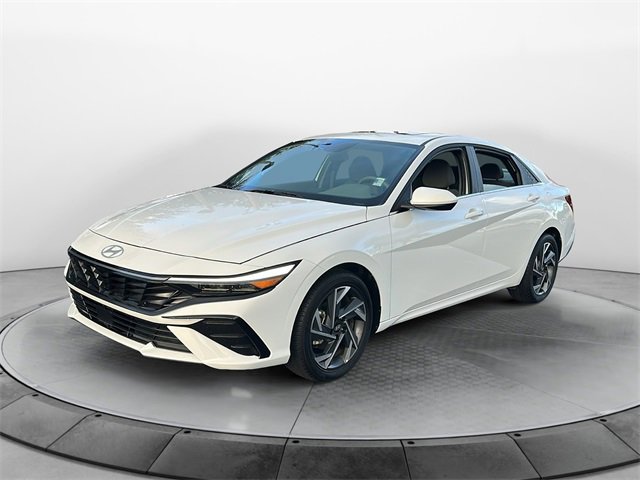 2025 Hyundai Elantra SEL Convenience photo 3