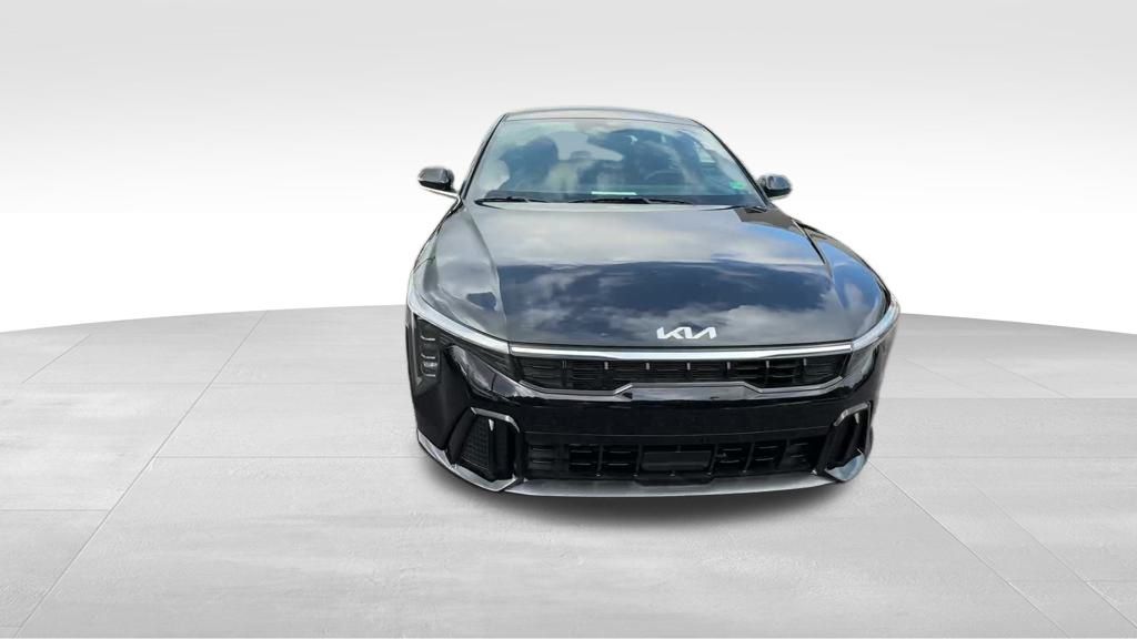 2025 Kia K4 GT-Line photo 9
