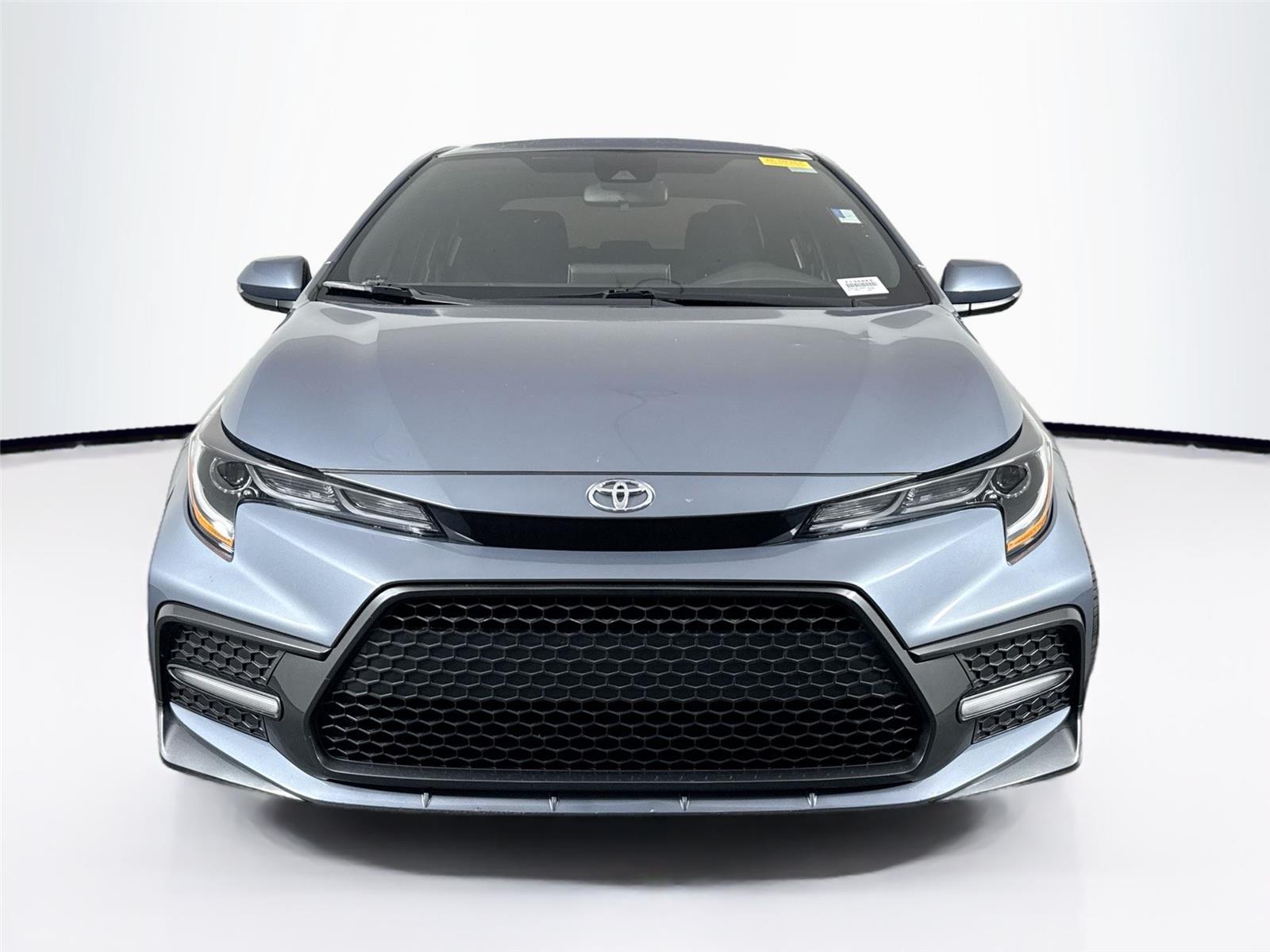 2022 Toyota Corolla SE photo 3
