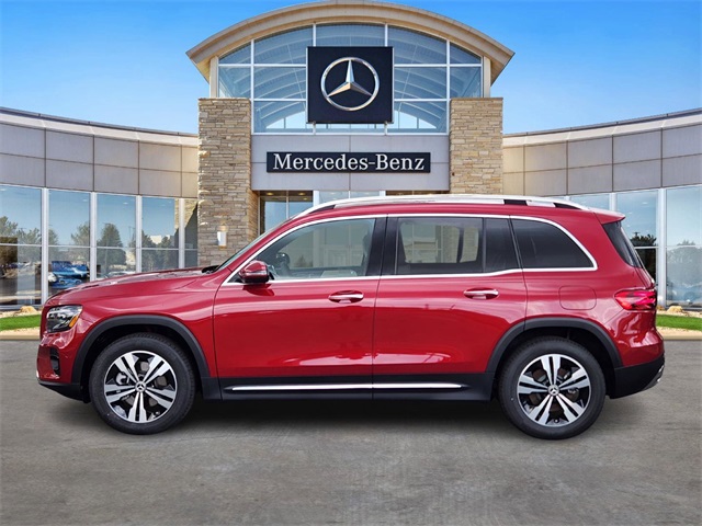 2026 Mercedes Benz GLB 250 4MATIC photo 2