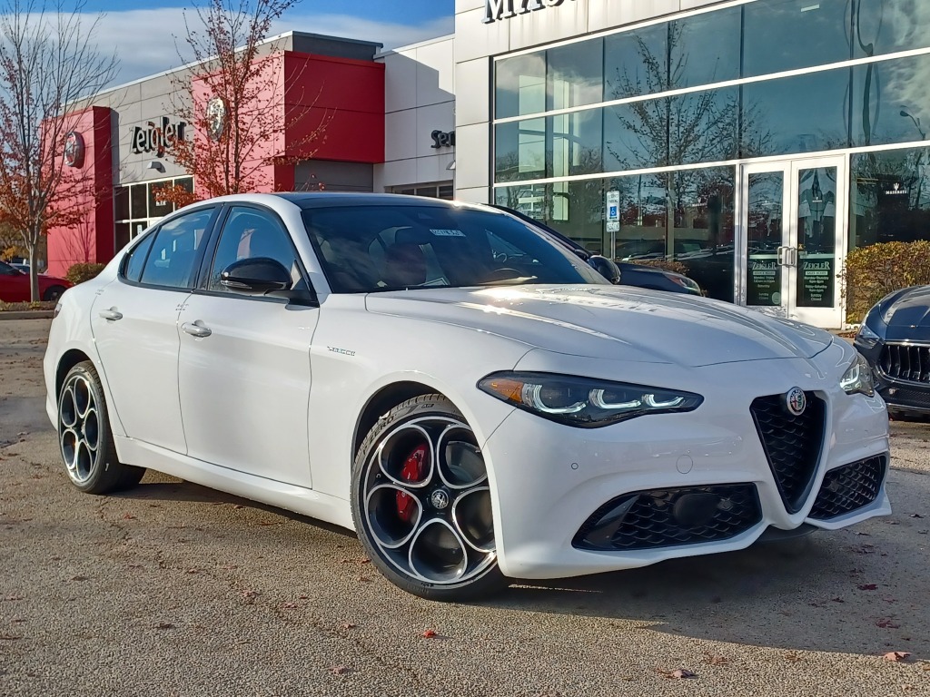 2024 Alfa Romeo Giulia Veloce's photo