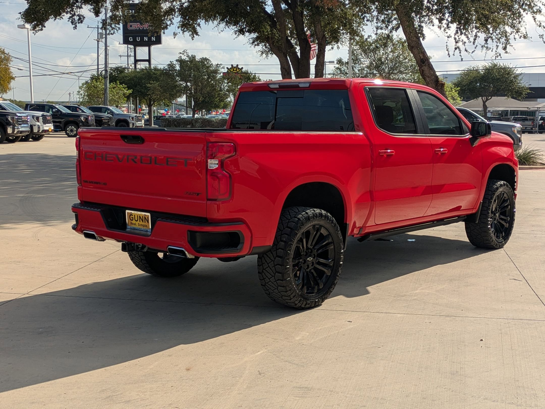 2020 Chevrolet Silverado 1500 RST photo 2