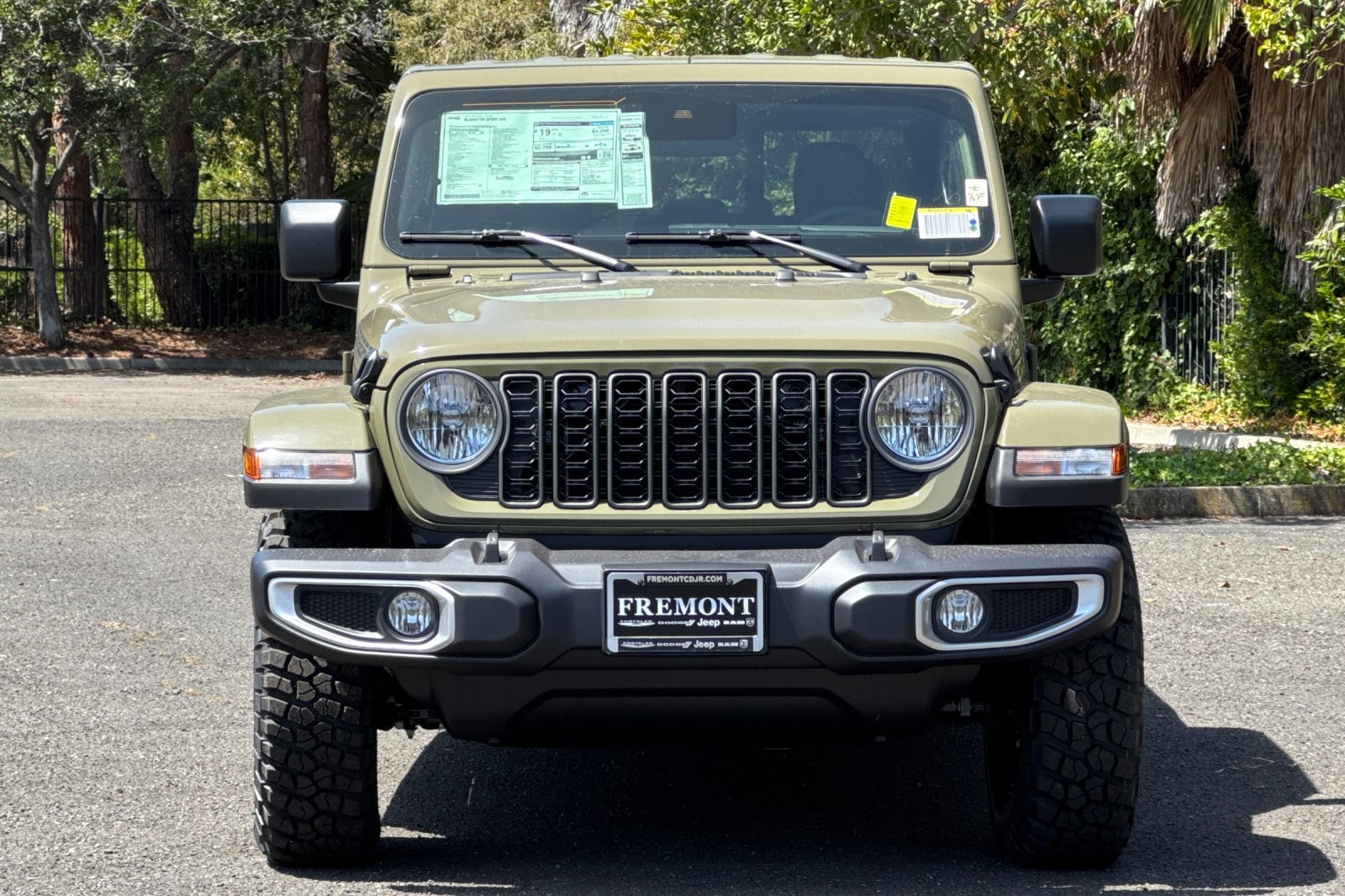 2025 Jeep Gladiator Sport photo 8