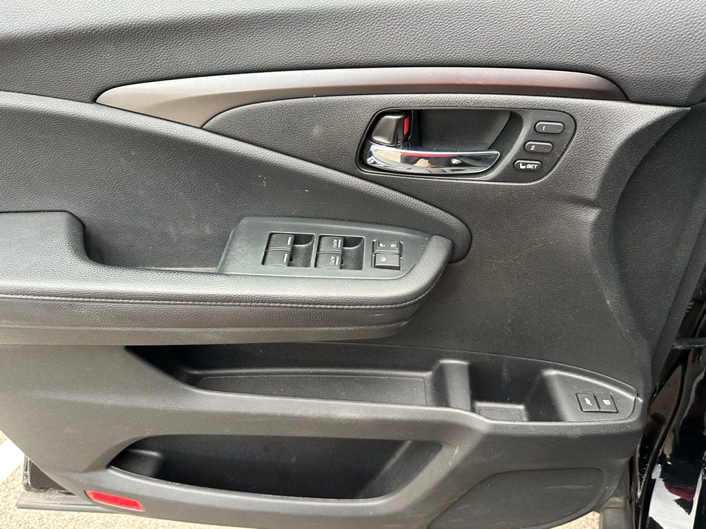2022 Honda Pilot Special Edition photo 4