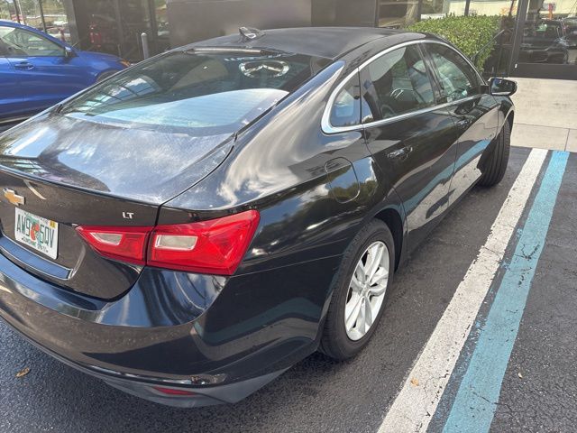 2017 Chevrolet Malibu 1LT photo 4