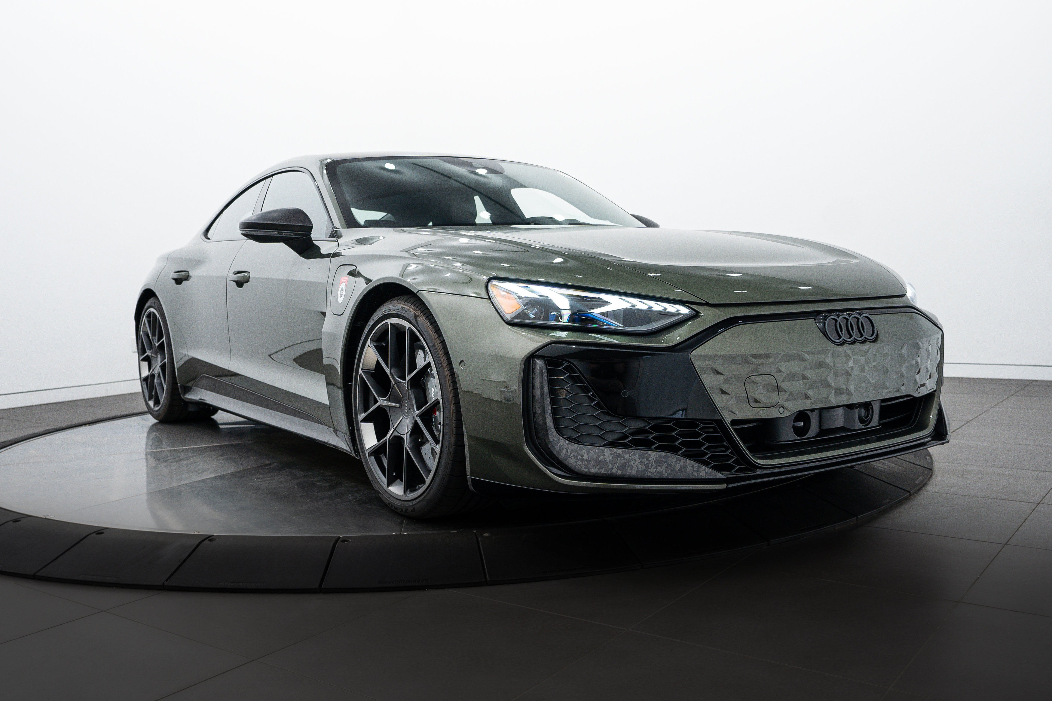 2025 Audi RS e-tron GT Base photo 2