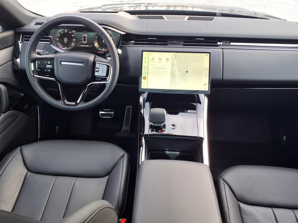 2025 Land Rover Range Rover Sport SE photo 4